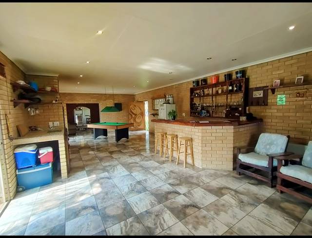 4 BEDROOM FREEHOLD FOR SALE IN BRACKENHURST